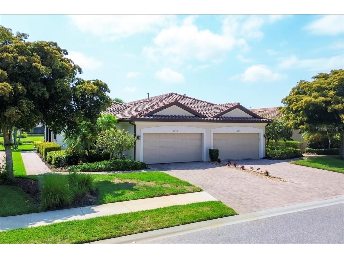 5863 Cavano Drive Sarasota FL 34231 A4610556 image1