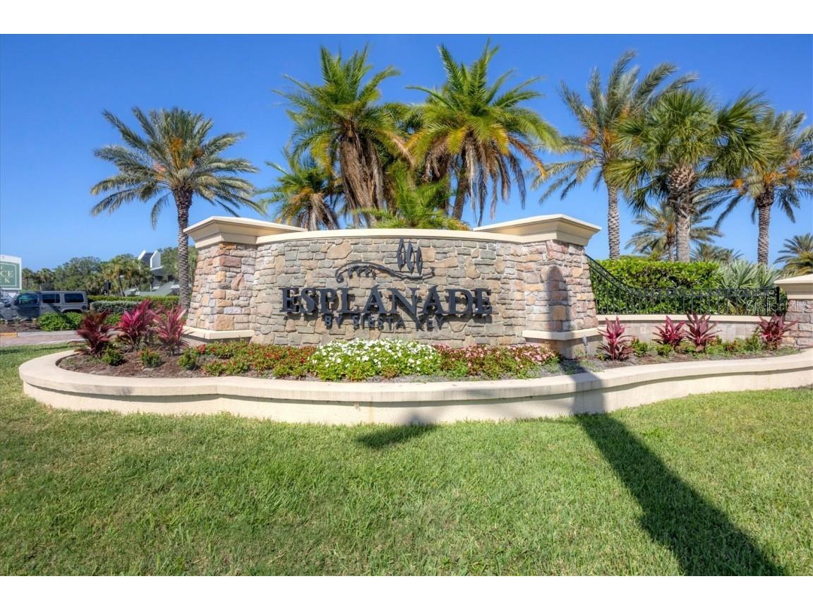 5863 Cavano Drive Sarasota FL 34231 A4610556 image2