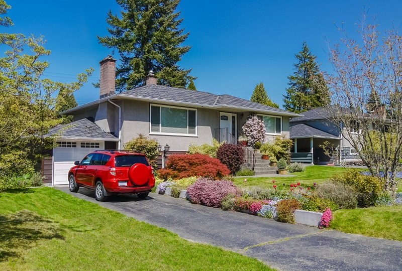 front exterior view of home